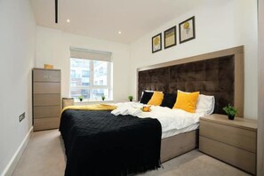 3 chambres, fer et planche à repasser, accès Internet, draps fournis