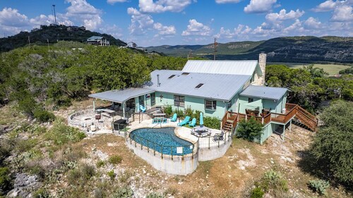 Spectacular views of the valley with a pool and spacious home