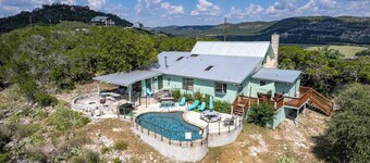 Spectacular views of the valley with a pool and spacious home