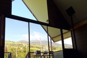 Interior - Chalet IsaKaEla| Volcano | Views | Charming gardens (Turrialba)
