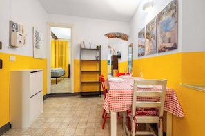 Apartment, 1 Bedroom, Air conditioning | Living area