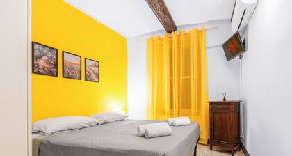 Rosa Homes THE YELLOW