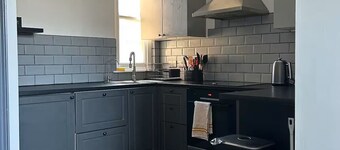 Cozy one bedroom apartment with a sea view !