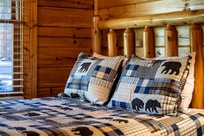 2 Schlafzimmer, Schreibtisch, Bügeleisen/Bügelbrett, Reisekinderbett