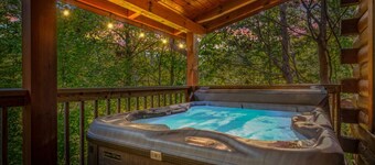 Mountain Memories: 2BR Cabin w/Lake Access*Hot Tub*Game Room*Pets!