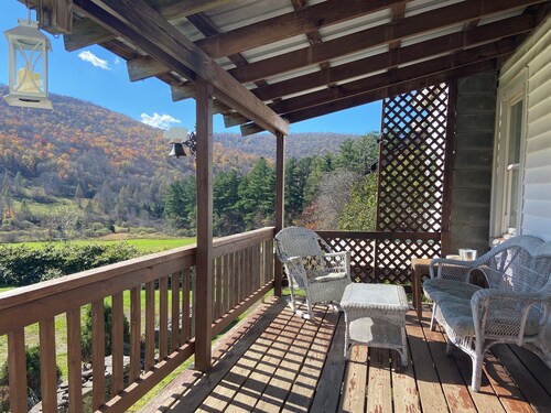Stunning View  5-bedroom farmhouse in charming Bovina Center