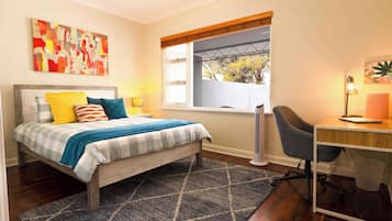 2 bedrooms, desk, iron/ironing board, free WiFi