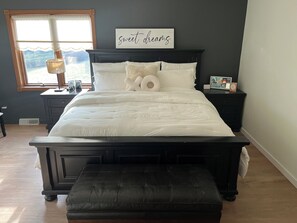 3 bedrooms, free WiFi, bed sheets