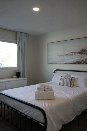 3 bedrooms, WiFi, bed sheets