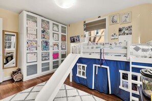 3 dormitorios, tabla de planchar con plancha, wifi y ropa de cama