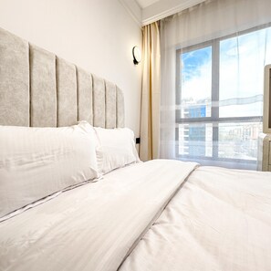 3 bedrooms, iron/ironing board, Internet