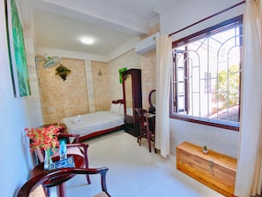 Double Room | Minibar, desk, free WiFi, bed sheets