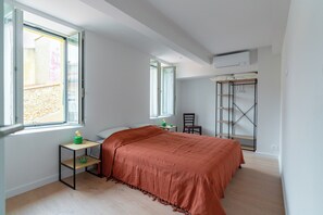 3 bedrooms, iron/ironing board, free WiFi