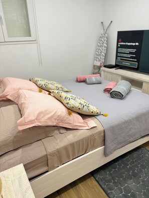 1 bedroom, iron/ironing board, WiFi, bed sheets