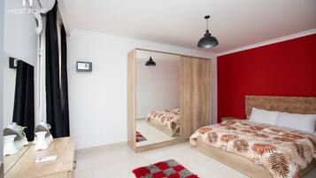 Apartment, City View | In-room safe, iron/ironing board