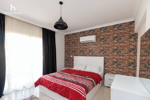 Apartment, City View | In-room safe, iron/ironing board