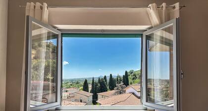 Panorama House - Two Bedroom Apartment, Sleeps 6