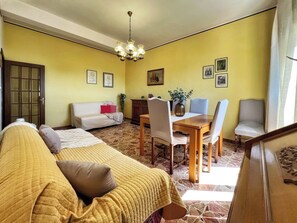 Interior - Panorama House - Two Bedroom Apartment, Sleeps 6 (Sinalunga)