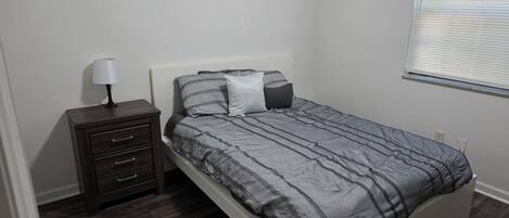 2 dormitoris, Internet i roba de llit