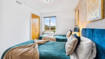 2 soverom, strykejern/-brett, internettilgang og sengetøy