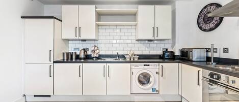 Fridge, microwave, oven, stovetop