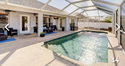 Pool Home in SW Florida. 4 bedrooms,2 bathrooms, close to shopping and beaches.