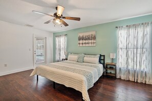 4 bedrooms, iron/ironing board, free WiFi, bed sheets