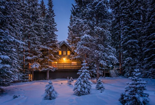 Our Naturally Social Distanced Home...Your Privacy on Your Terms!