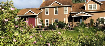 Brambleberry House: 3 bedroom, 3-bath luxury country retreat