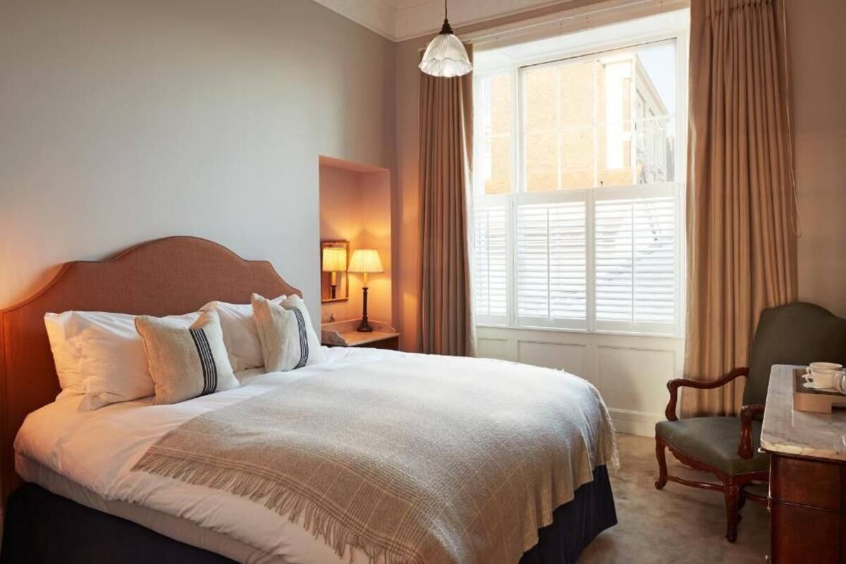 Deluxe Double Room | Soundproofing, iron/ironing board, free WiFi, wheelchair access
