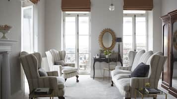 Luxury Suite, Balcony, Sea View | Soundproofing, iron/ironing board, free WiFi, wheelchair access