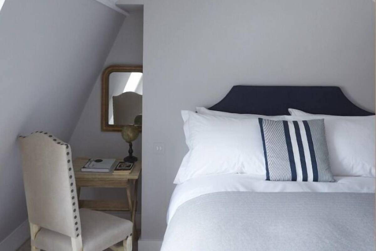 Soundproofing, iron/ironing board, free WiFi, wheelchair access