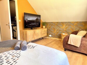 2 bedrooms, iron/ironing board, free WiFi