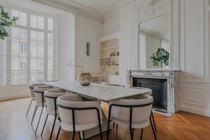 Apartment | Dining