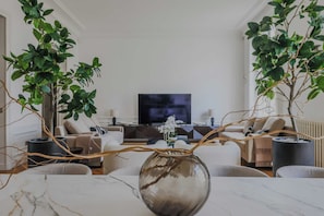 Apartment | Living area | Fireplace
