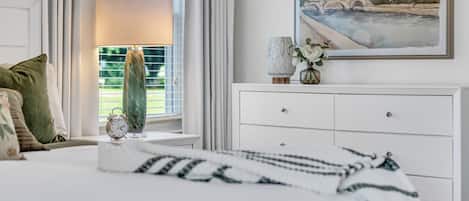 3 bedrooms, desk, iron/ironing board, travel cot