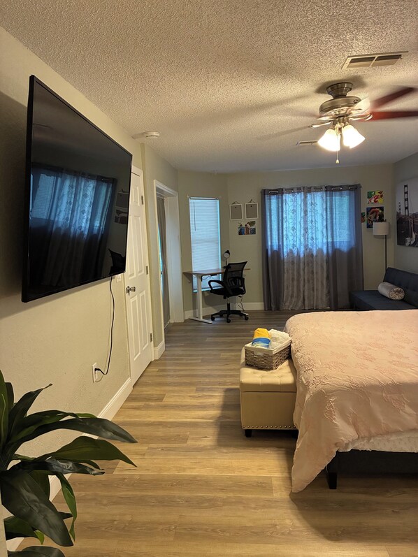 3 bedrooms, iron/ironing board, WiFi, bed sheets