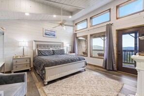 1 bedroom, iron/ironing board, WiFi, bed sheets - Luxury King Suite, River Views (Carroll County)