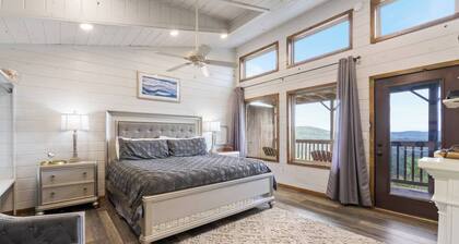 Luxury King Suite, River Views