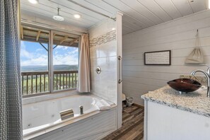 Hair dryer - Luxury King Suite, River Views (Carroll County)