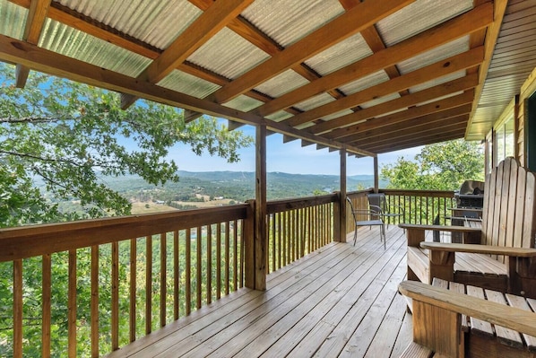Property grounds - River Cabin, Jacuzzi, Sleeps 6! (Carroll County)