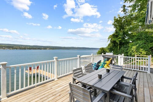 Charming Waterfront Cottage on Keuka Lake's East Side