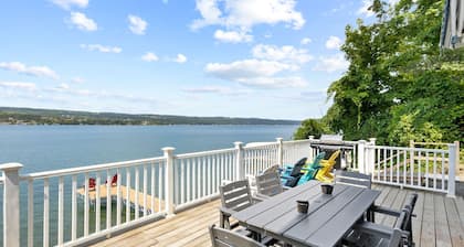 Charming Waterfront Cottage on Keuka Lake's East Side