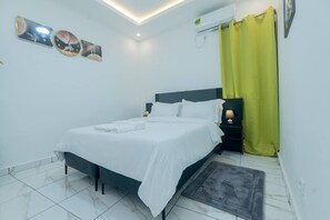 2 bedrooms, iron/ironing board, WiFi, bed sheets