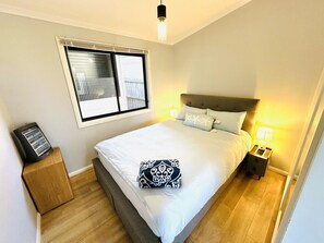 2 bedrooms, desk, iron/ironing board, free WiFi