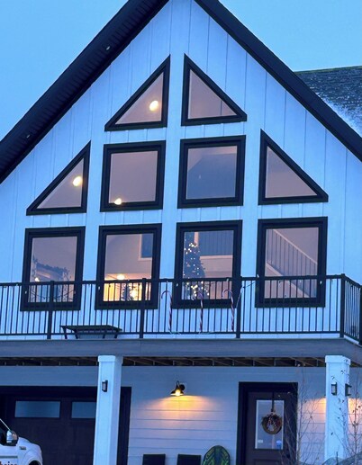 Star Gazers Cabin at Gull Lake, great family friendly get away.