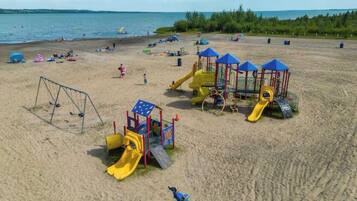 Sun-loungers, beach towels