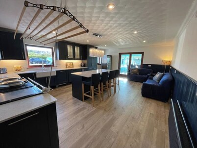 Abalone Accommodation -Large home for group/family holidays