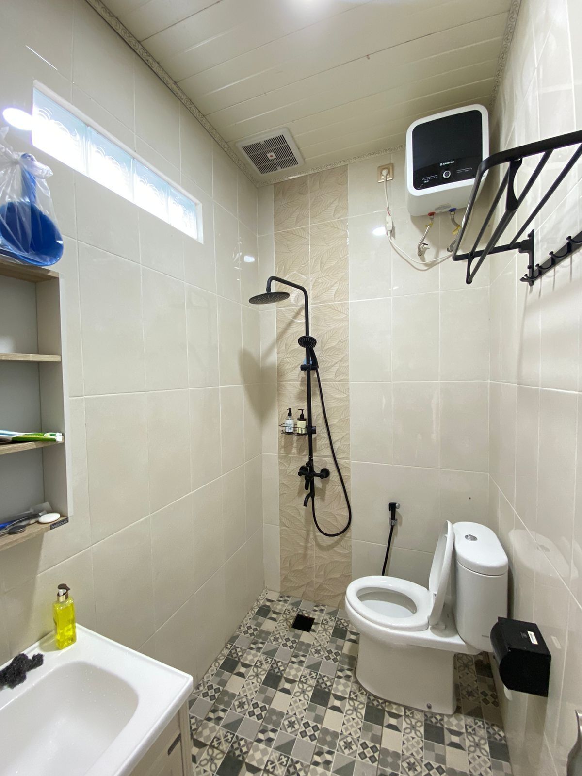 Vil·la Deluxe, balcó, vistes al jardí | Bany | Dutxa, articles de tocador gratuïts, sabatilles i bidet 