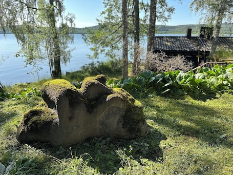 Property grounds. Countryside Retreat: A remodeled 1800’s artist cottage on the lake
